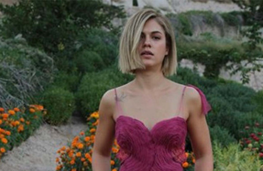 İpek Erdem yeni saçlarıyla ağızları açık bıraktı Hayat Bilgisi dizisinin 'Barbi'siydi