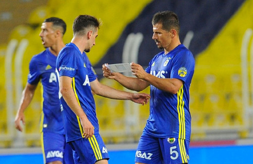 Erol Bulut ve Emre Belözoğlu'ndan Ömer Faruk Beyaz'a moral