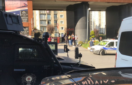 Esenyurt’ta taksiciler arasında yolcu alma kavgasında kan döküldü