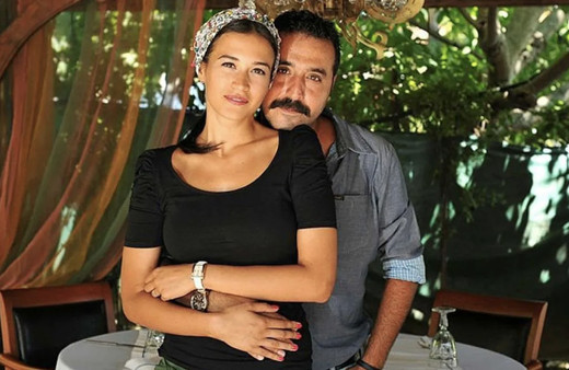 Mustafa Üstündağ evli mi eşinden boşandı mı?