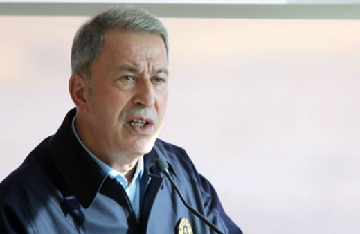 Milli Savunma Bakanı Hulusi Akar ve komutanlar sınırda! Pençe-Kartal-2'yi temizliği sürüyor