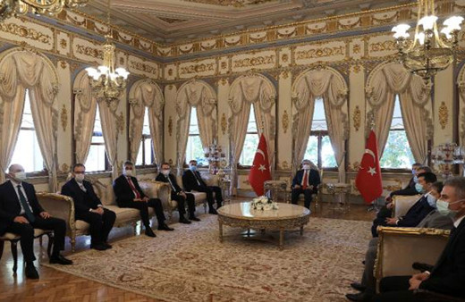 İstanbul'a yasak mı geliyor? Sağlık Bakanı Fahrettin Koca valilikte karar alınıyor