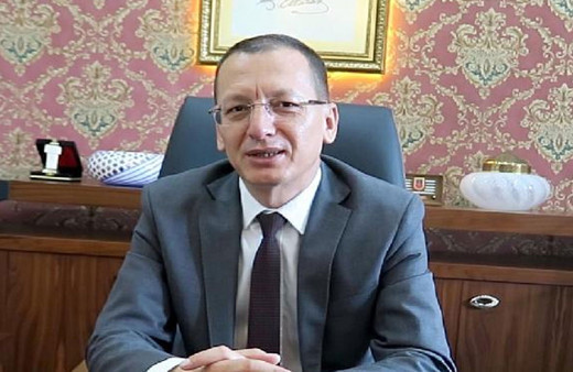 "Tedbirlere uyalım" çağrısı! Turgutlu Kaymakamı Ali Yılmaz kendisini karantinaya aldı