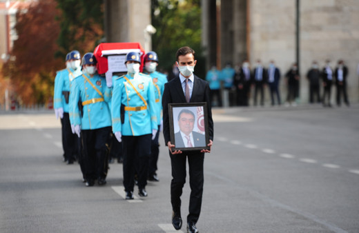 Eski Sağlık Bakanı Osman Durmuş son yolculuğuna uğurlandı