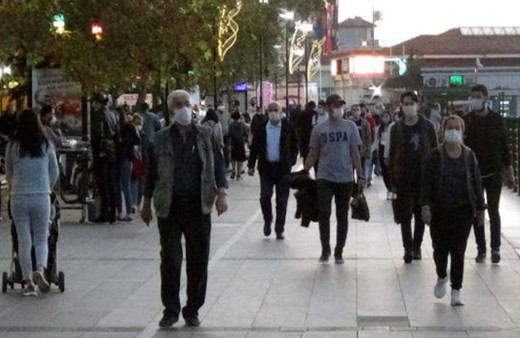 Çanakkale'de vakalar yüzde 50 arttı! Prof. Dr. Alper Şener'den çift kat maske önerisi