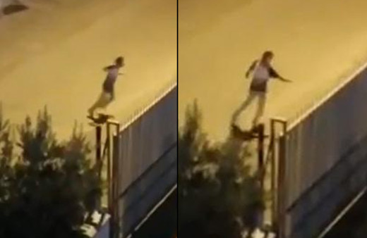 Antalya'da sokak ortasında hayali kişiyle kavga etti! Bu görüntüler olay oldu