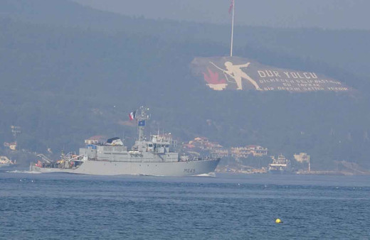 NATO üyesi 4 ülkenin savaş gemisi Çanakkale Boğazı'ndan Marmara Denizi'ne geçti