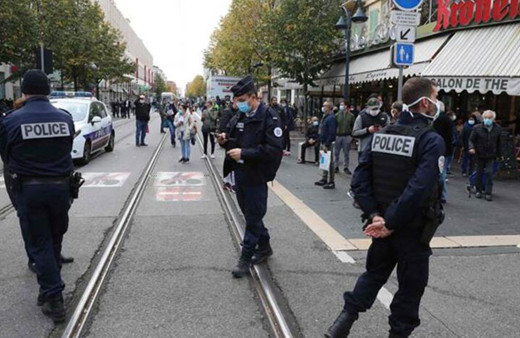 Kadın kafası kesilerek öldürüldü! Fransa'da kilise yakınında bıçaklı terör