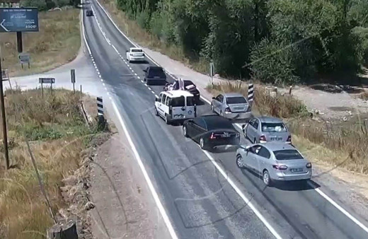 Çorum'da düğün konvoyunda ortalık bir anda karıştı! O anlar kameraya yansıdı