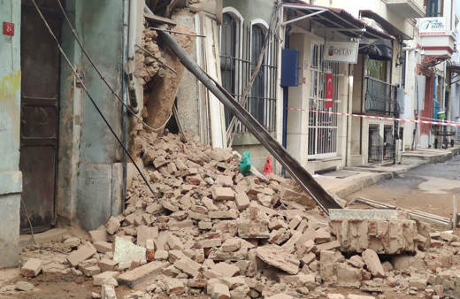 İstanbul'da çatırtılar gelince insanları uyardılar! Faciadan dönüldü