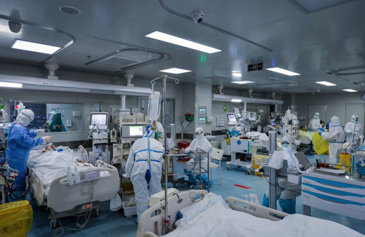 Bilim Kurulu üyesi Prof. Dr. Akın'dan İstanbul'a uyarı! Hastaneler yetmez sokağa çıkma yasağı gelir