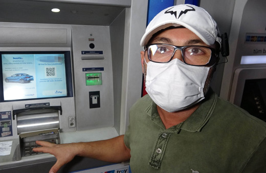 Samsun'da ATM'de para çekerken eline düştü! Gözlerine inanamadı