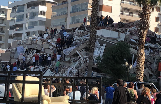 İzmir 6.6'lık depremle sarsıldı! İşte İzmir'de deprem toplanma alanları