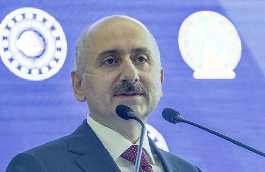 Adil Karaismailoğlu: İki taşı üst üste koymadan eleştiren var
