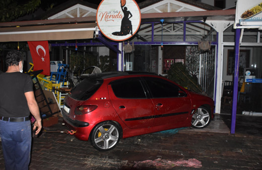 Tsunami oluşan Sığacık'ta balçık ve çamura battı! Bir gürültüyle geldi