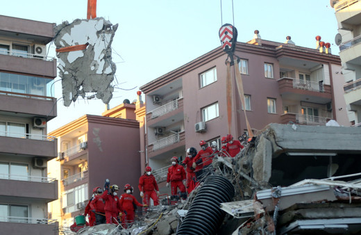 İzmir'de emlakçılar depremzedelerden komisyon almayacak