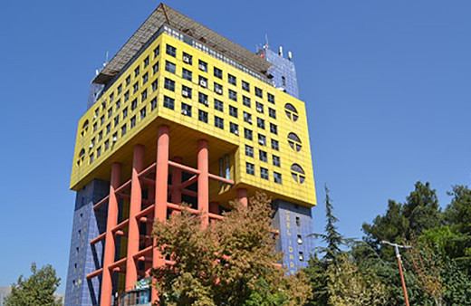 Kahramanmaraş'taki dünyanın en saçma binasından kaçış başladı