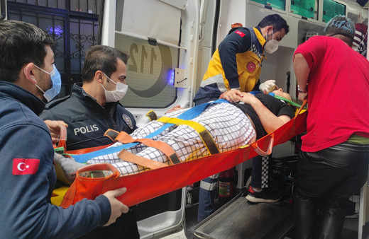 İstanbul'da öfkeli koca dehşet saçtı! Sesleri duyan komşular polise haber verdi