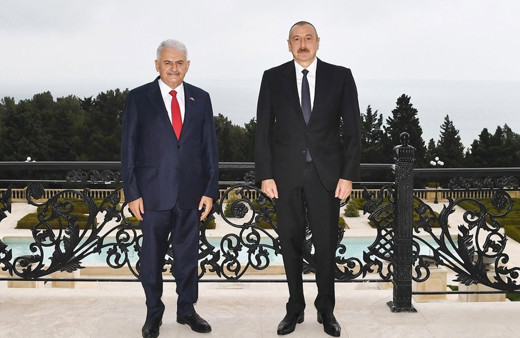 İlham Aliyev, Binali Yıldırım ve beraberindeki TBMM heyetini kabul etti