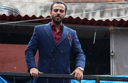 Çukur'un Vartolu'su Erkan Kolçak Köstendil'den alkışlık hareket AKUT'a bağış için...