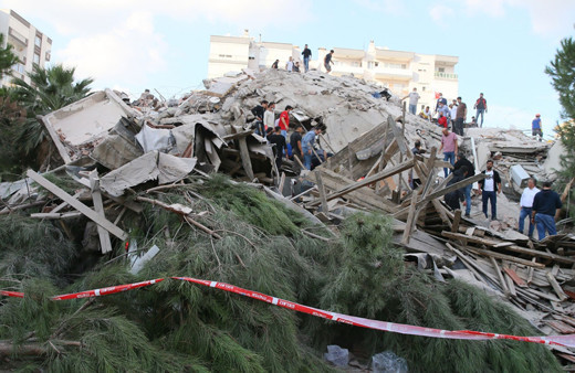 Yurtiçi Kargo İzmir'e gönderilen yardımları ücretsiz taşıyacak