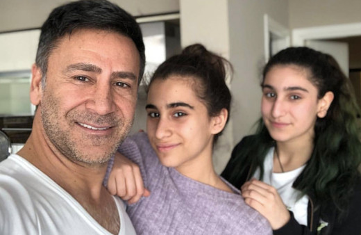 İzzet Yıldızhan eşleri kaç kere evlendi ilk eşi kimdir?