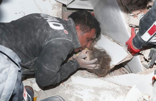 3 yaşındaki Ayda bebeği 91 saat sonra hayata döndüren öpücük! O kahramanlar konuştu