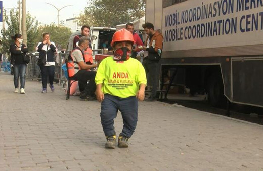 98 santimetrelik dev Türkiye'nin gönlünü fethetti