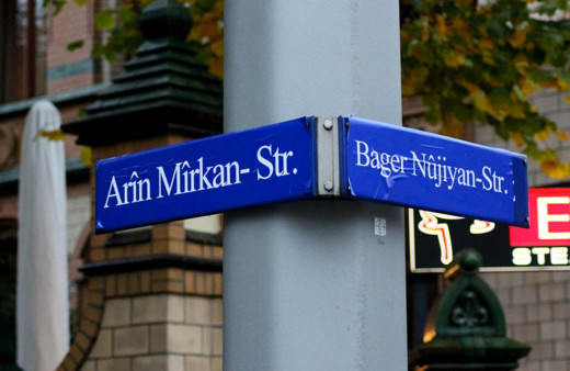 Almanya'da rezalet! Sokağa PKK'lı teröristlerin ismi verildi