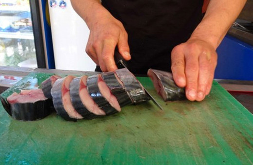 Balık tezgahında hile var! Palamut diye bakın ne satıyorlar!