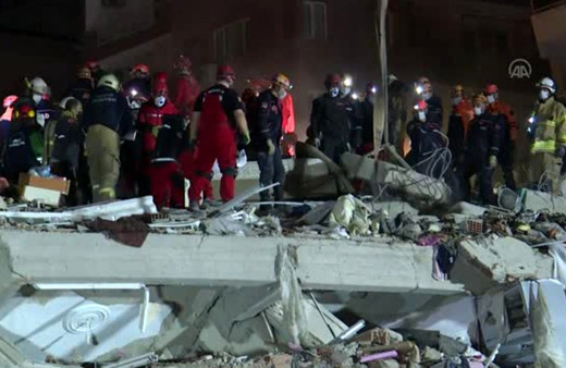 Uzman isimden İzmir için korkutan uyarı: Ana artçı daha gerçekleşmedi, evlere girmeyin