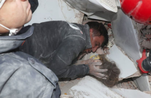 Ayda bebeği 91 saat sonra enkazdan kurtaran kahraman gözyaşları içinde o anları anlattı