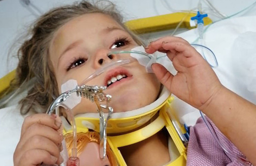 İzmir'deki enkazdan 91 saat sonra çıkan Ayda bebek ambulansta giderken köfte ve ayran istedi