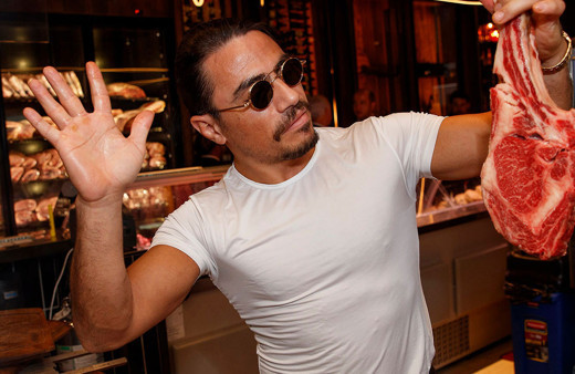 Nusret Gökçe telefon numarasını paylaştı İzmirlilerle sabaha kadar dertleşti