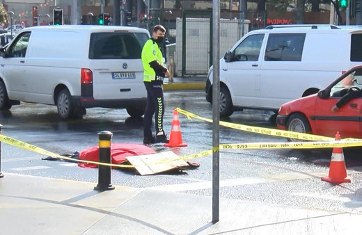 Bağcılar'da hafriyat kamyonunun çarptığı kişi öldü