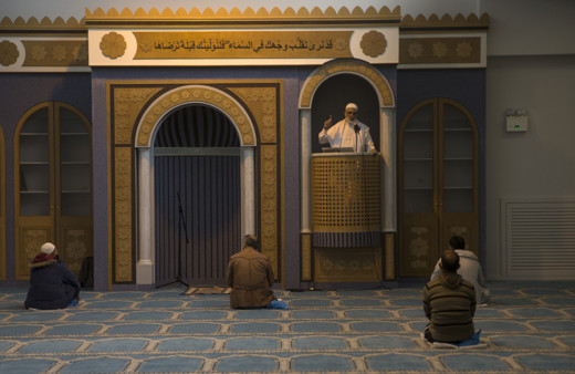 Atina Camisi'nde ilk cuma namazı kılındı