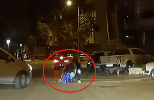 Isparta'da 3 yaşındaki çocuk hareket halindeki otomobilden düştü