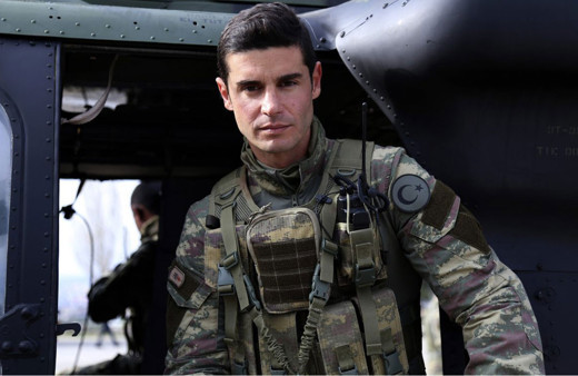 Berk Oktay FOX TV Yasak Elma'ya dahil oldu Savaşçı'dan ayrıldı her şeyi anlattı