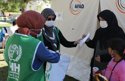 İzmir’in yaraları sarılıyor