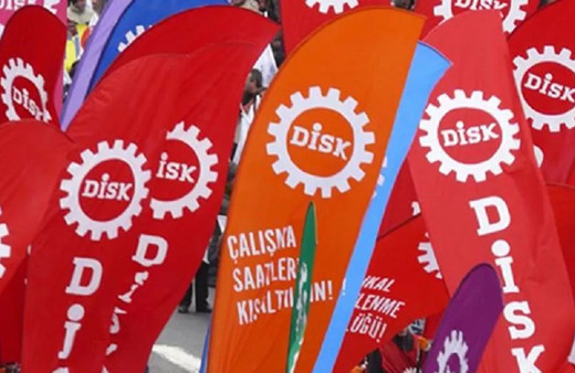 Meclis'te torba yasa teklifi görüşülürken, DİSK'in Twitter hesabına kısıtlama getirildi