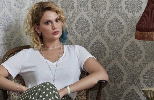 TRT 1 Masumlar Apartmanı'nın İnci'si Farah Zeynep Abdullah küfüre küfürle karşılık verdi