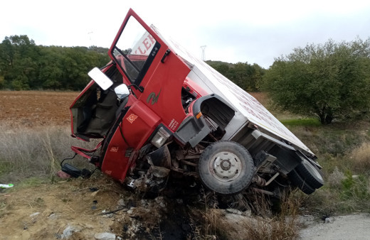 Tekirdağ'da feci kazada bu hale geldi! Araç içinde sıkıştı