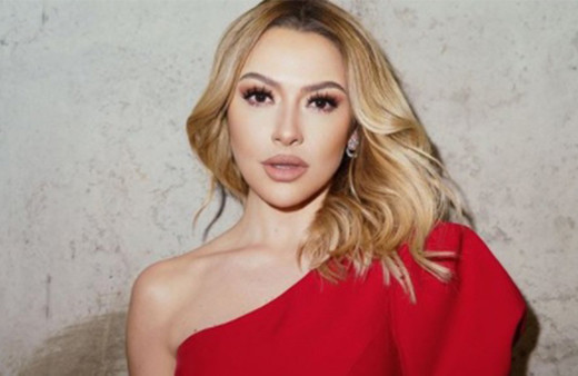 Hadise makyajsız halini sosyal medya hesabından paylaştı! Beğeni yağdı