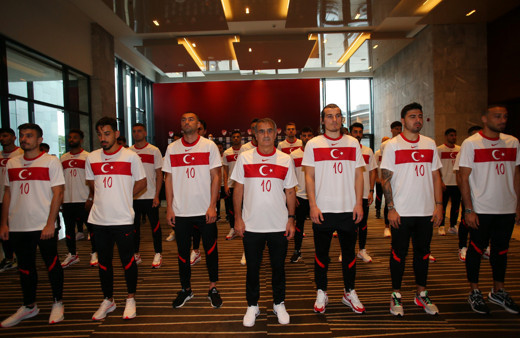 Milli takımlardan "Atatürk" anması! Forma detayına dikkat