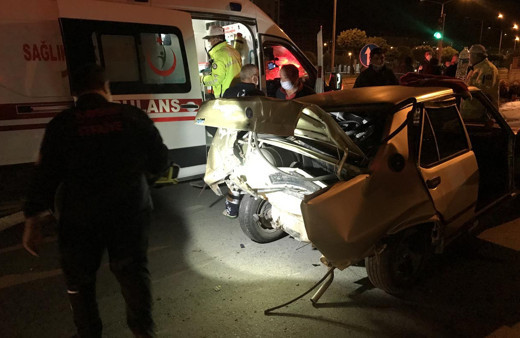 Kayseri'de ölüme terk ediş! Çarptığı otomobilde yaralıları bırakıp kaçtı