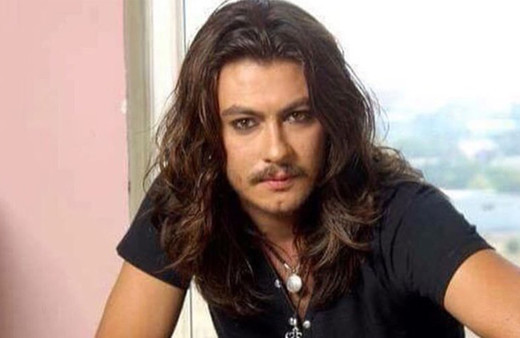 Genç yaşta hayatını kaybeden rockçı Barış Akarsu’nun hayatı film oluyor