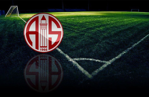 Antalyaspor'da üç futbolcu ile bir personelin koronavirüs testi pozitif çıktı