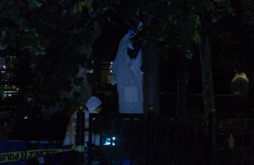 İstanbul Sirkeci Parkı'nda ağaca asılı erkek cesedi bulundu