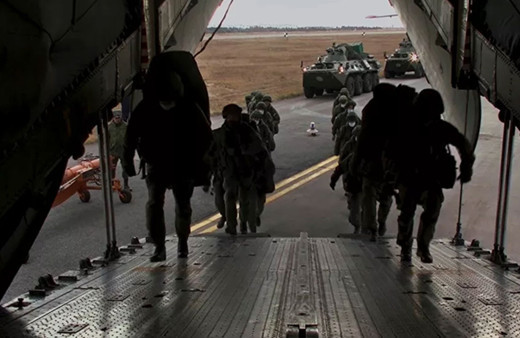 Yeni Rus barış gücü konvoyu Stepanakert’e girdi