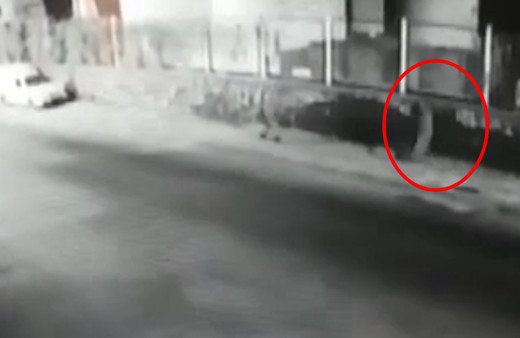 Tekirdağ'da suç makinesi sapık, genç kadını sokakta taciz etti! İşte o anlar